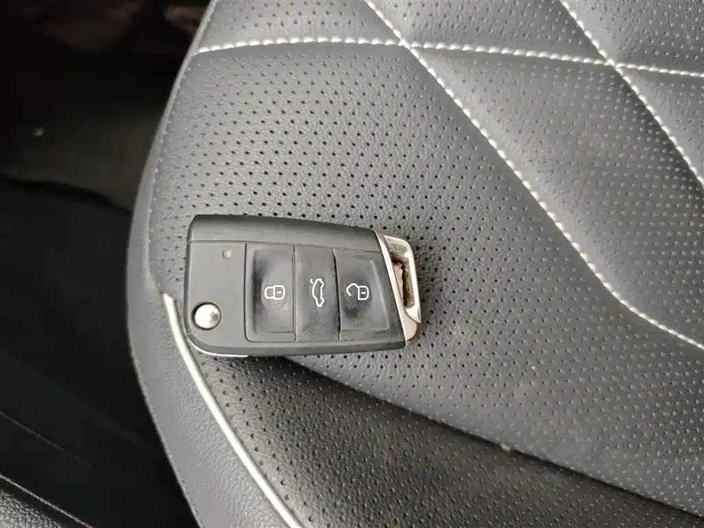 Volkswagen Tiguan L 2023 из CN, фото 7