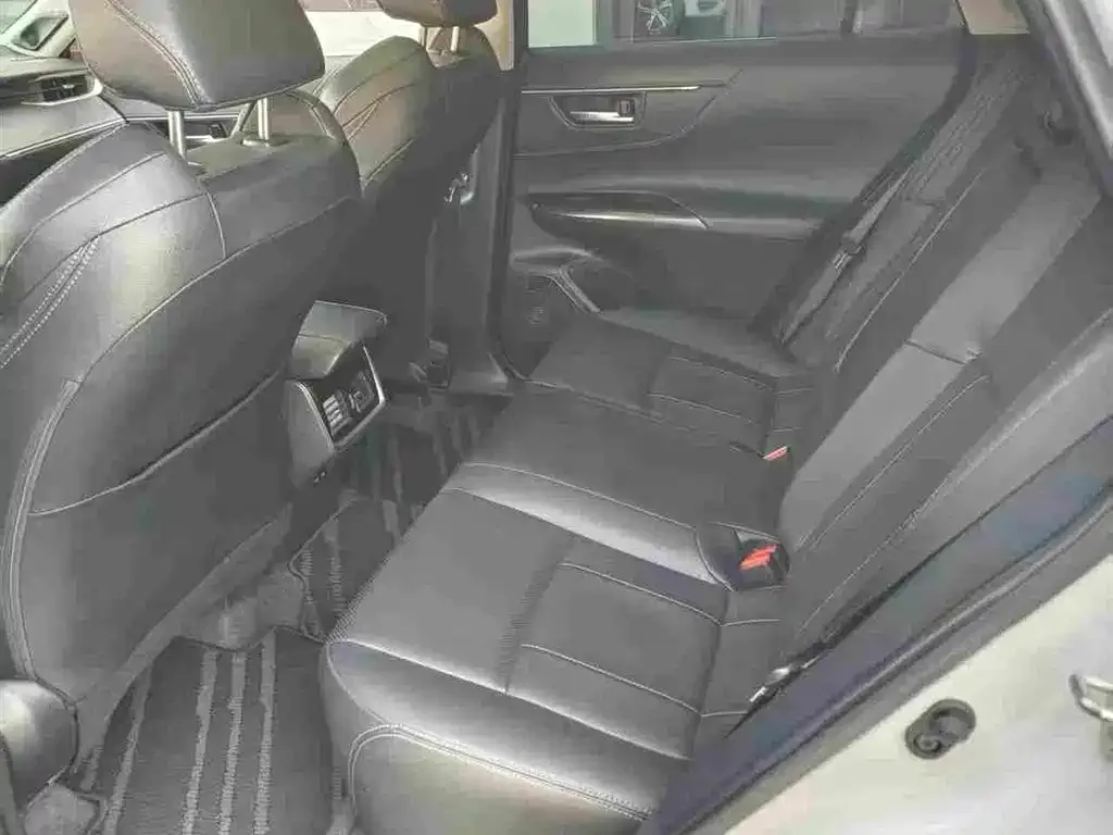 Toyota Harrier — фото 5