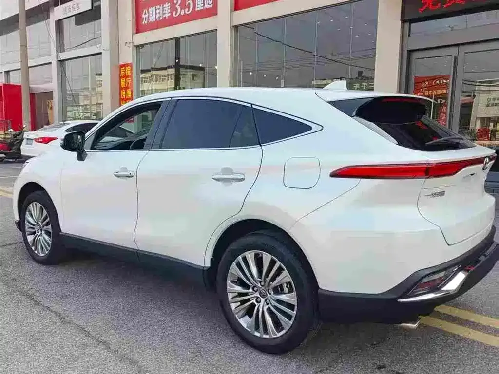 Toyota Harrier — фото 6