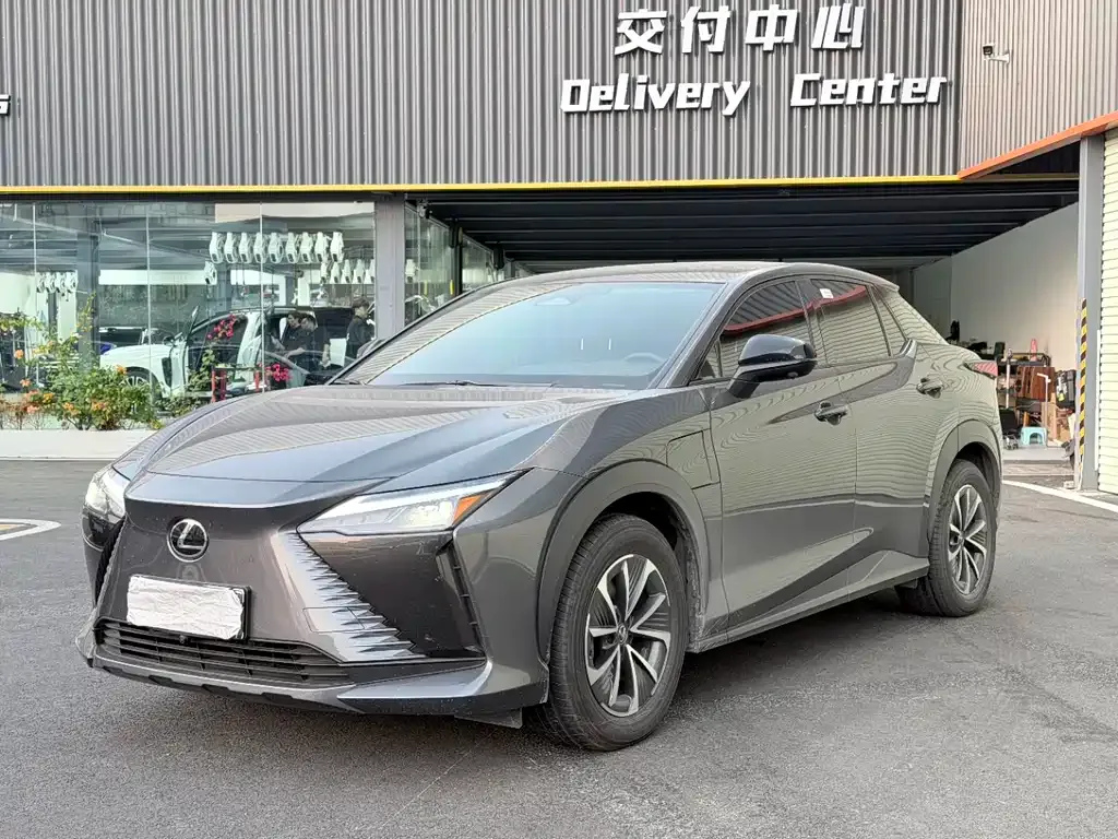 Lexus RZ — фото 1