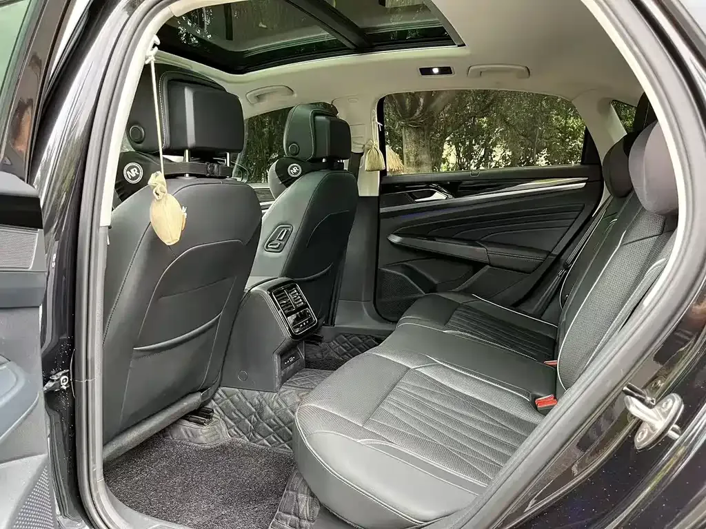 Volkswagen Passat 2022 из CN, фото 5