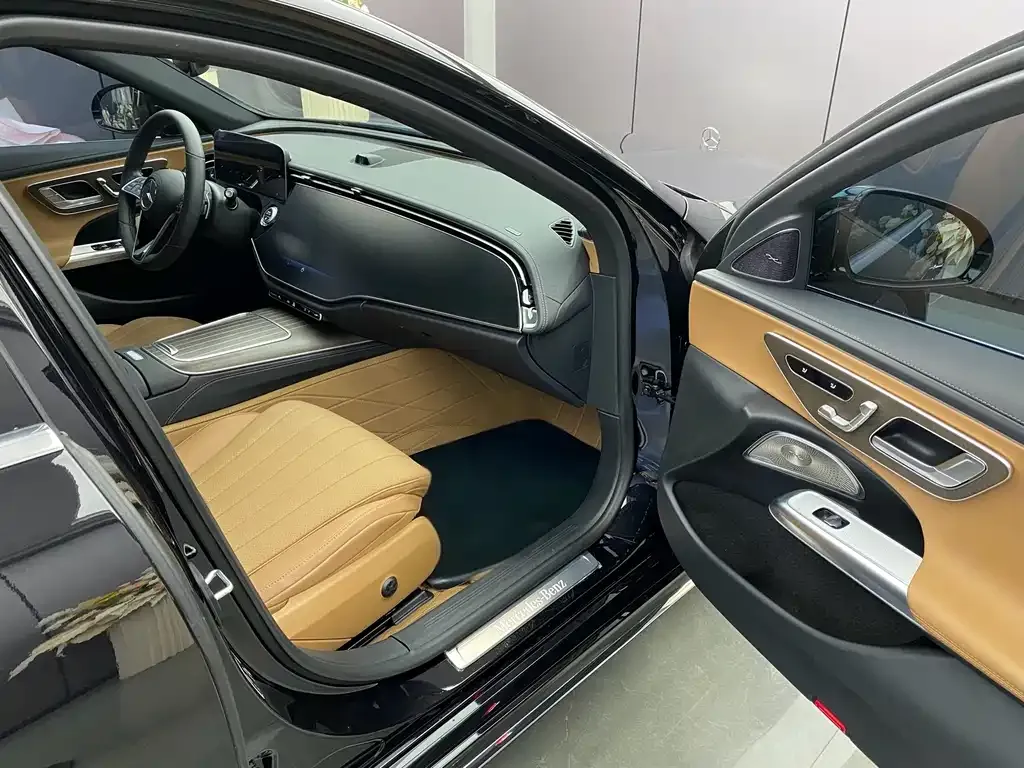 Mercedes-Benz E-Class 2025 из CN, фото 10