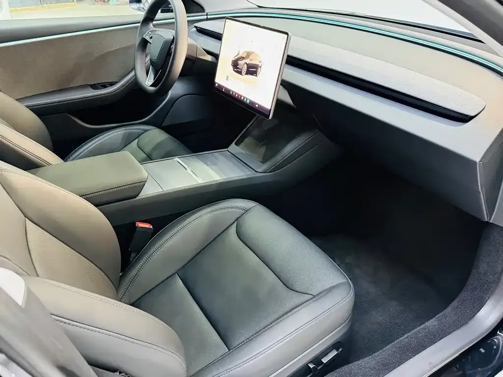 Tesla Model 3 — фото 8