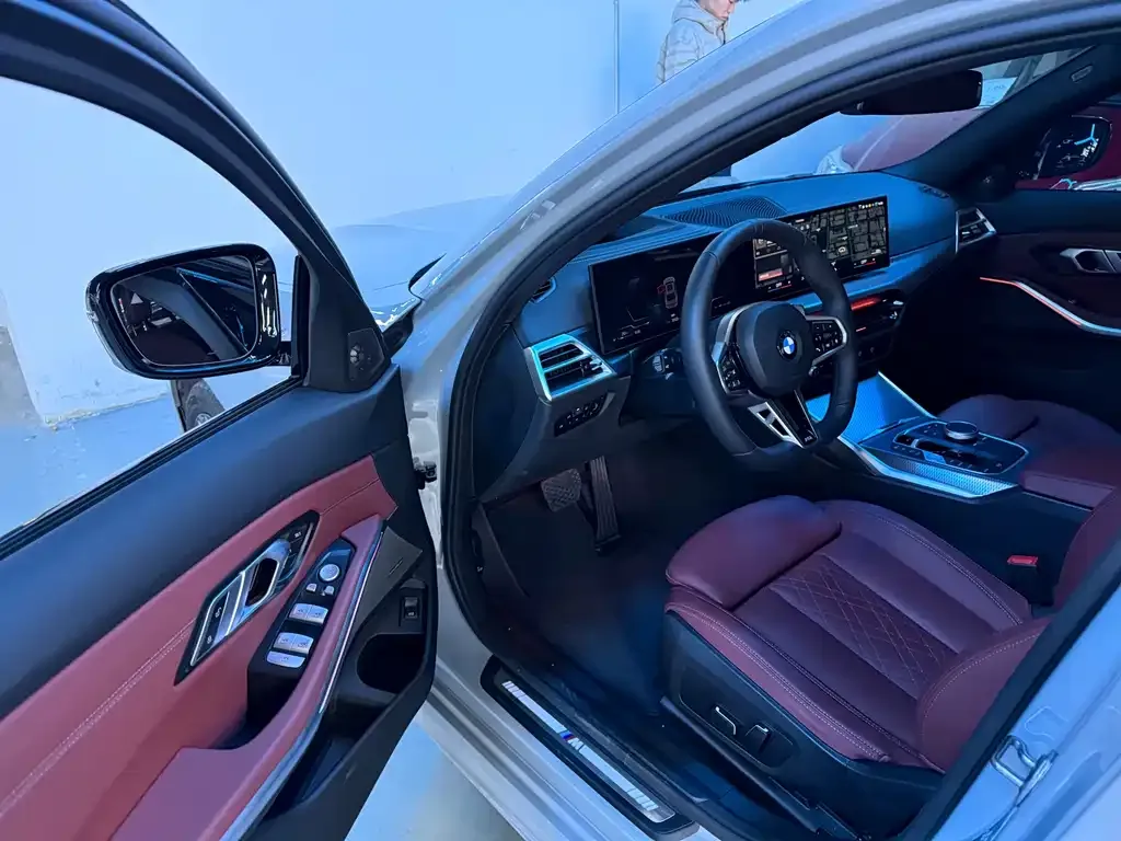 BMW 3 Series 2024 из CN, фото 3