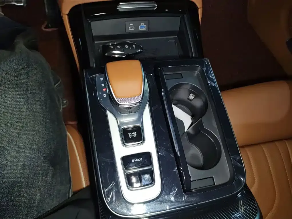 Hongqi H9 2025 из CN, фото 4