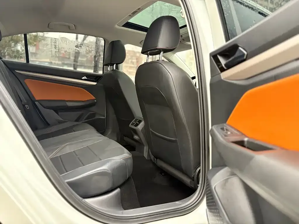Volkswagen Bora 2023 из CN, фото 7