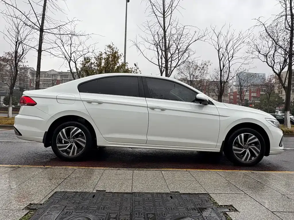 Volkswagen Bora 2023 из CN, фото 10