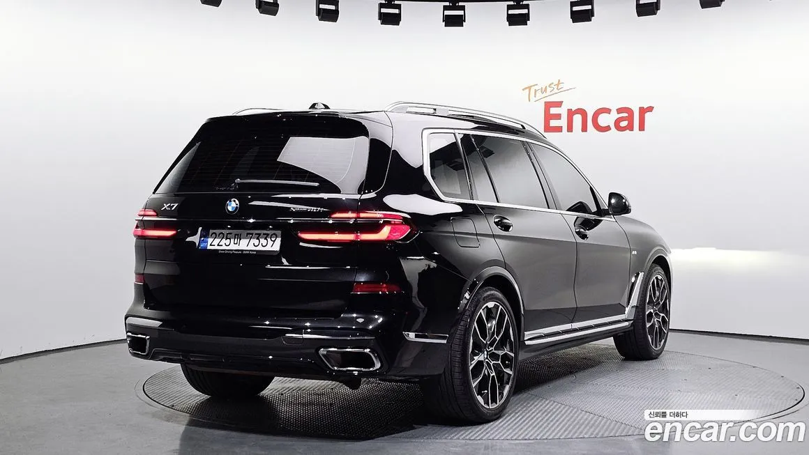 BMW X7 — фото 2