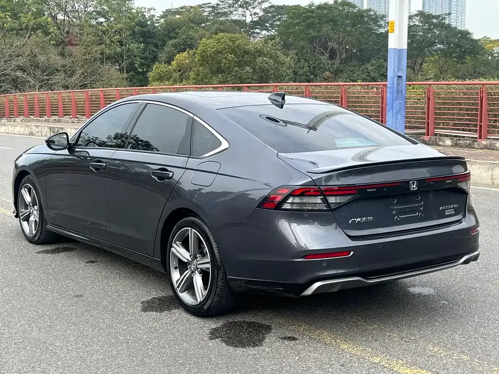 Honda Accord — фото 9