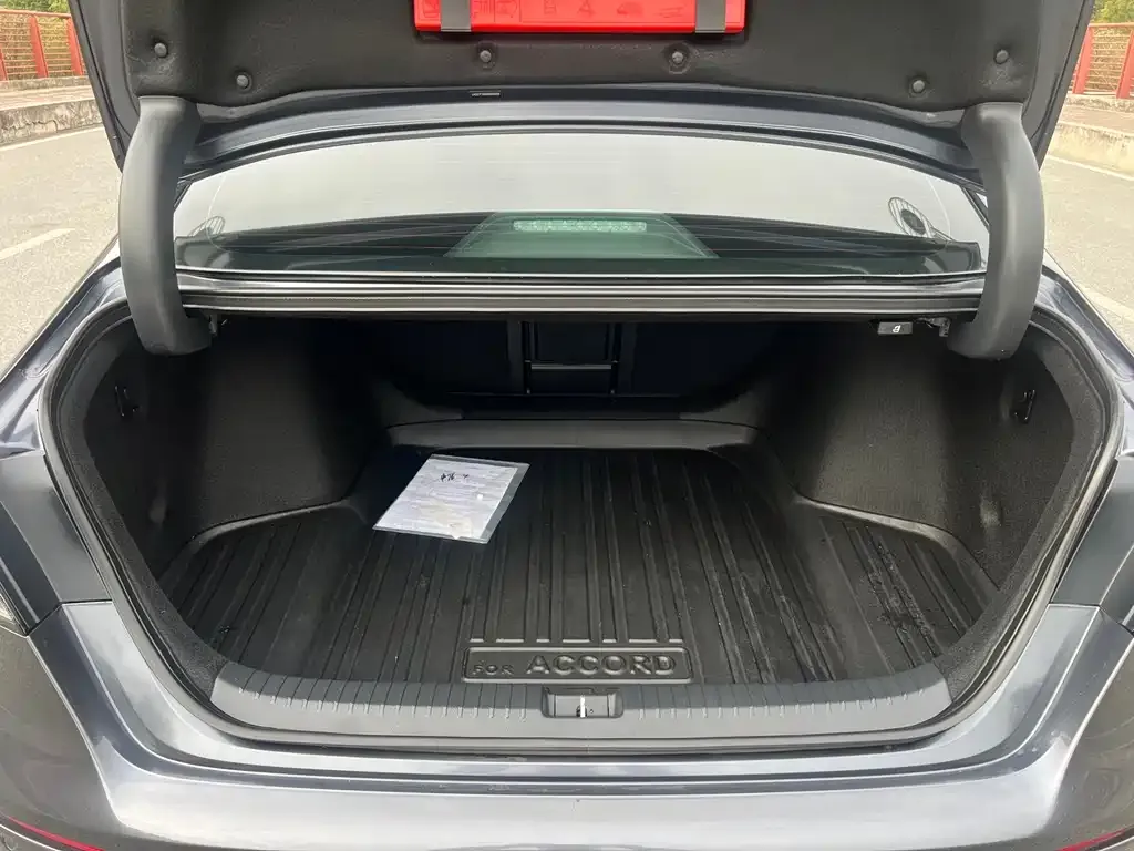 Honda Accord — фото 4