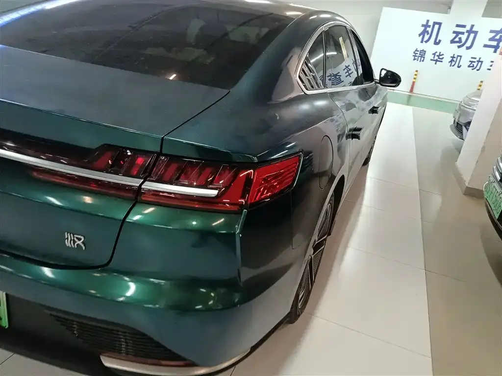 BYD Han — фото 10
