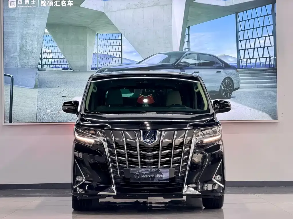Toyota Alphard — фото 5