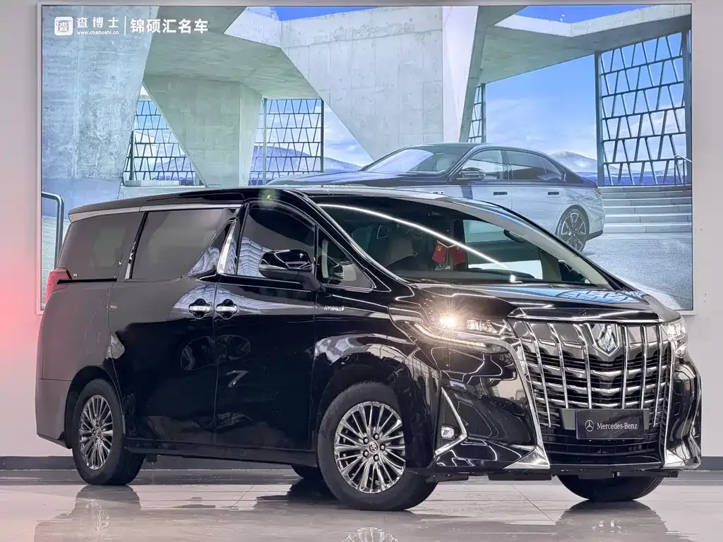 Toyota Alphard — фото 3