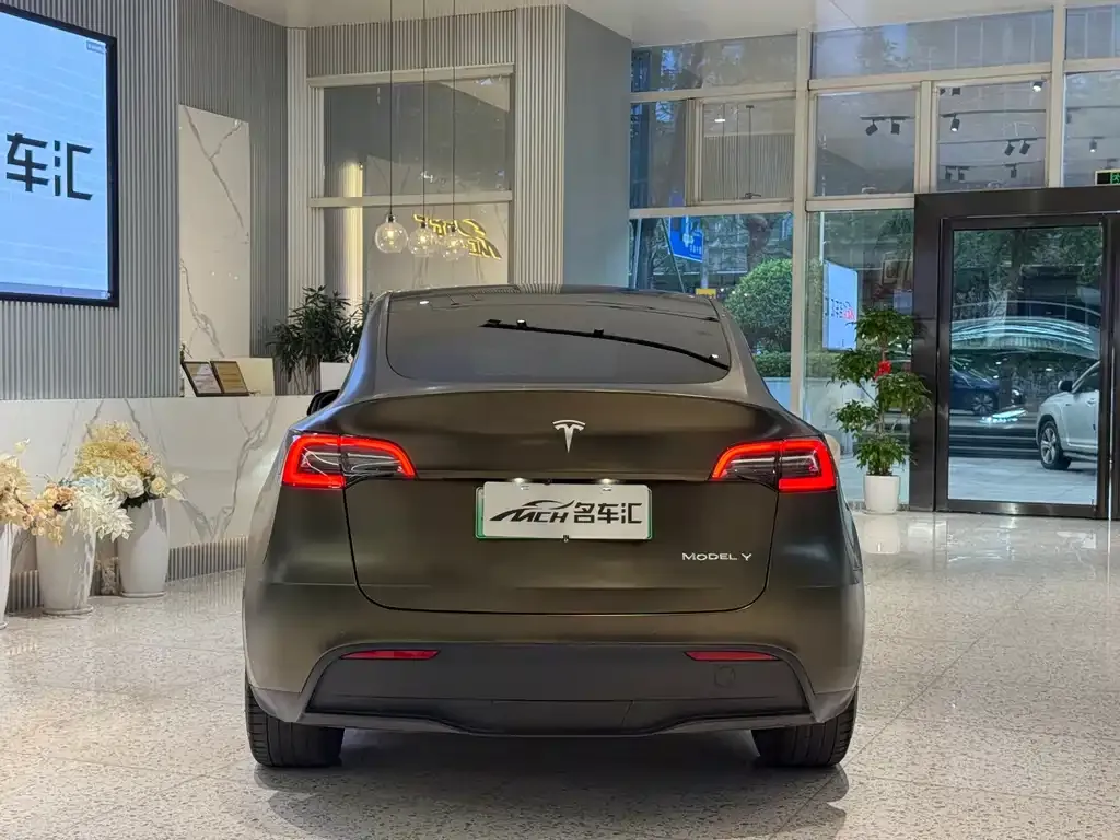 Tesla Model Y — фото 3
