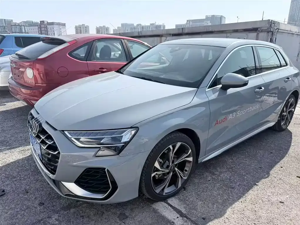 Audi A3 — фото 1