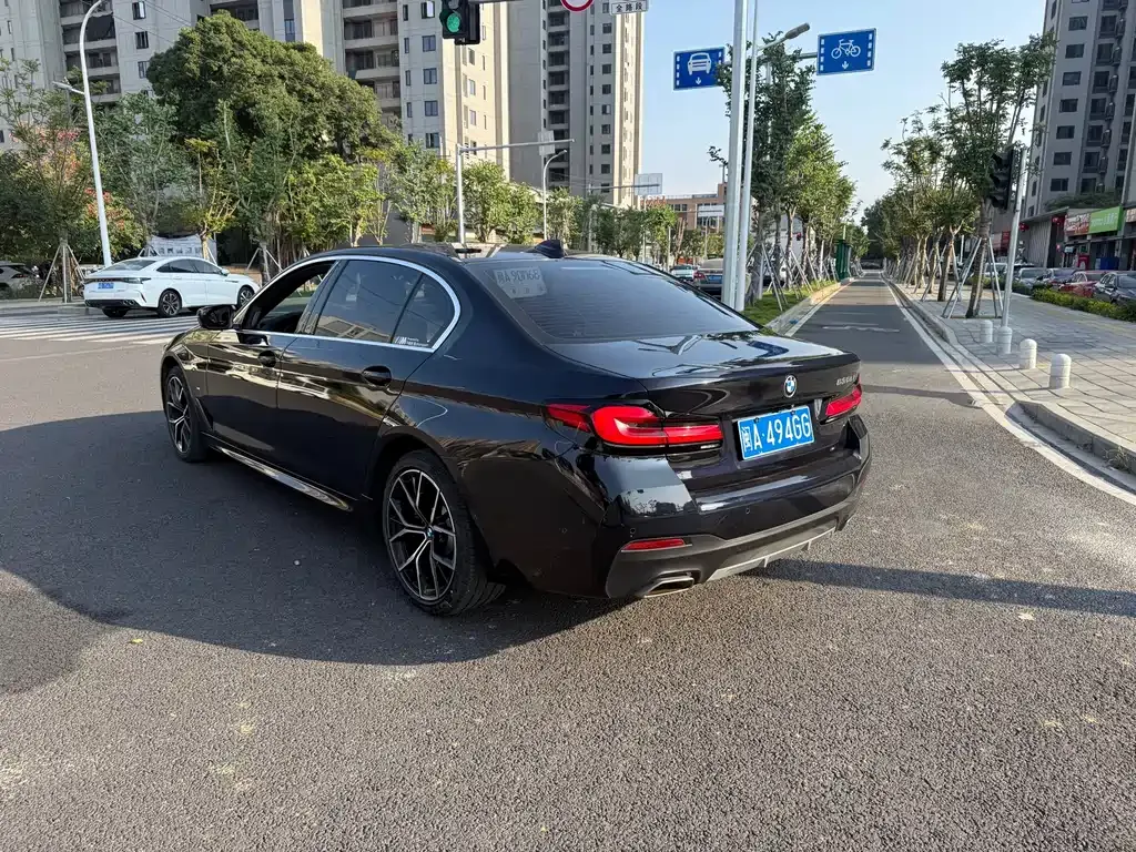 BMW 5 Series — фото 9