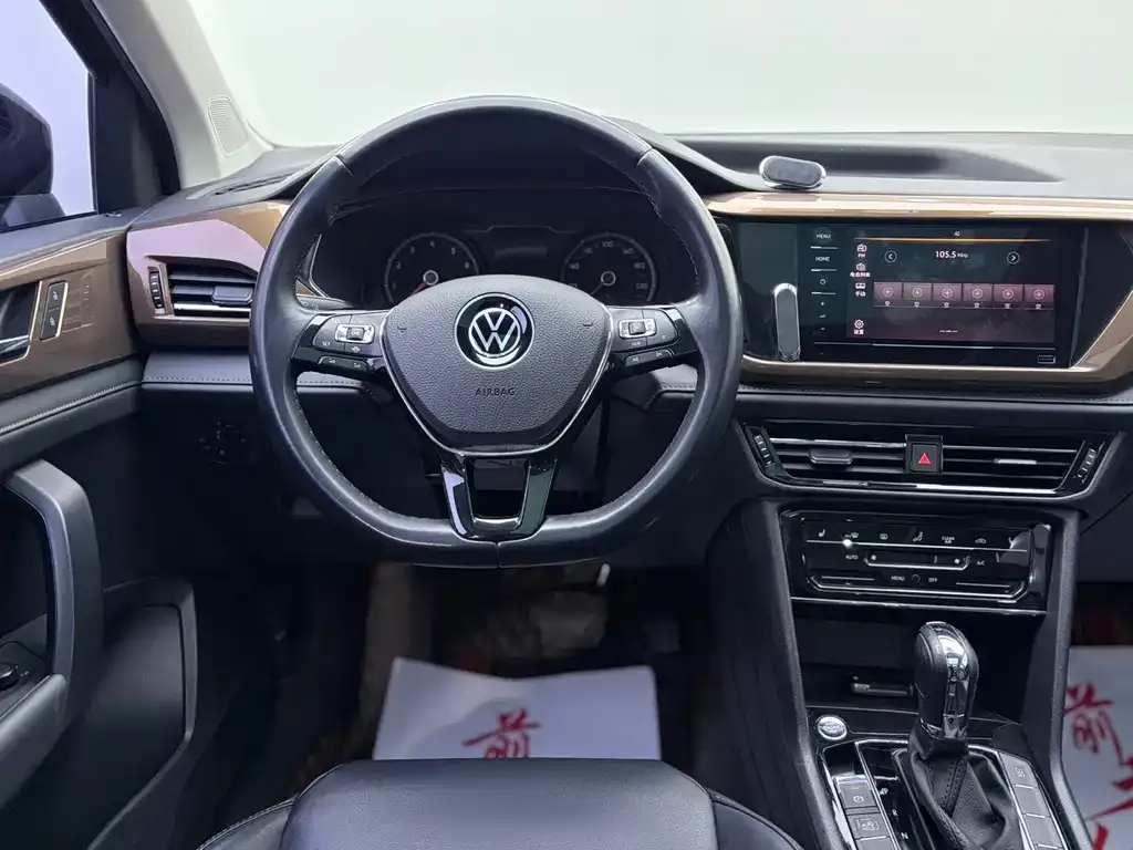 Volkswagen Tharu — фото 10