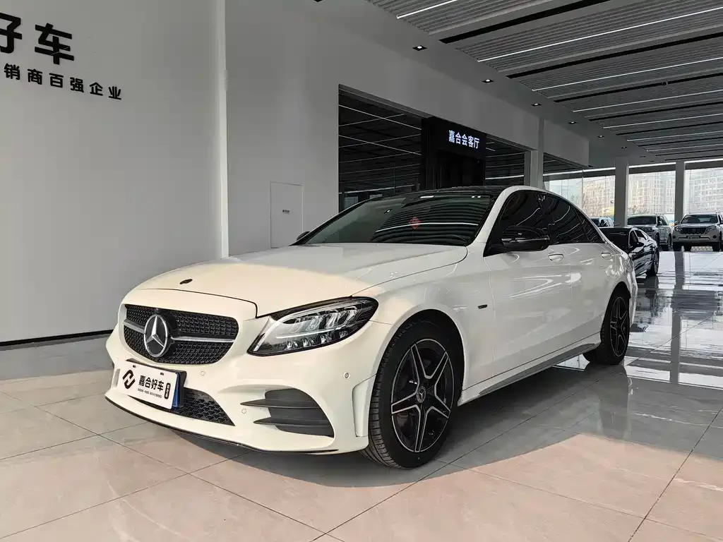 Mercedes-Benz C-Class — фото 1