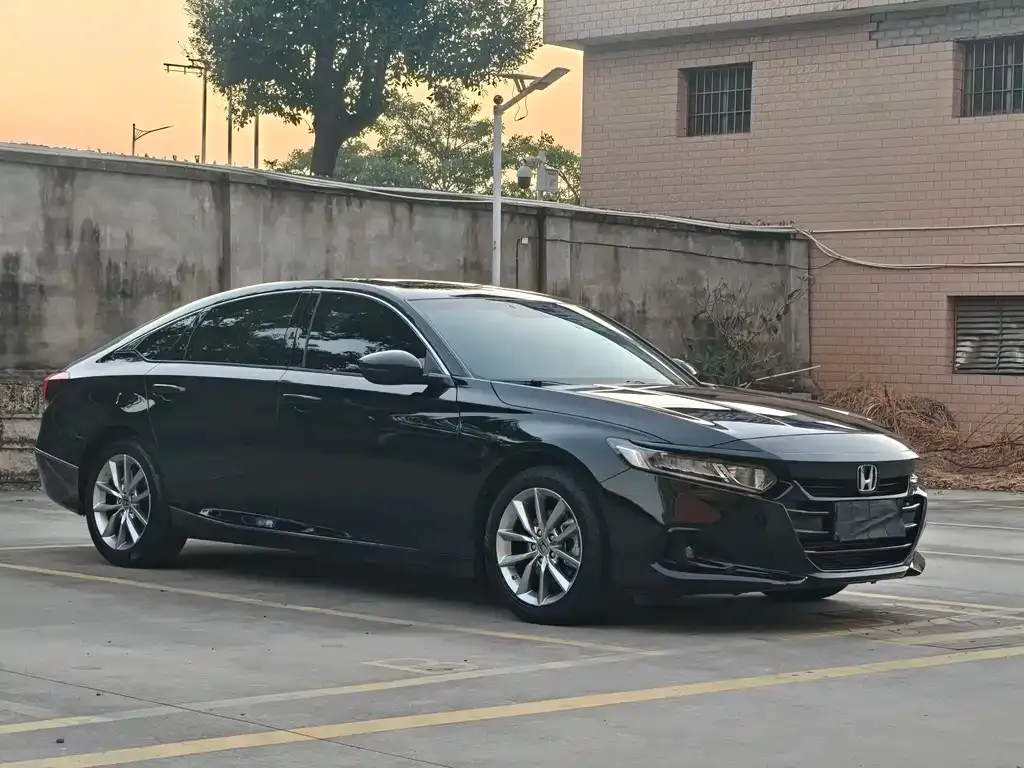 Honda Accord — фото 3