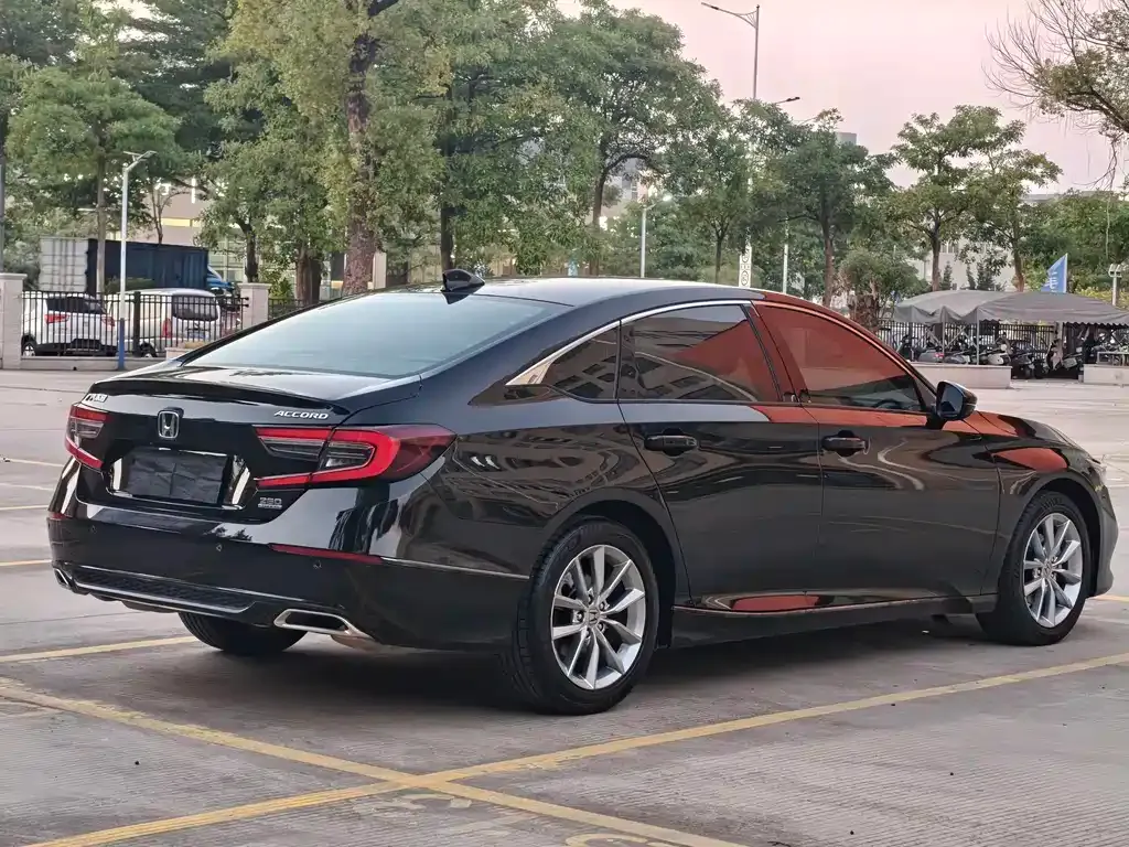 Honda Accord — фото 4