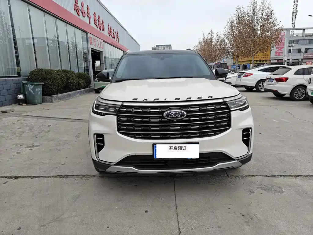 Ford Explorer 2024 из CN, фото 1