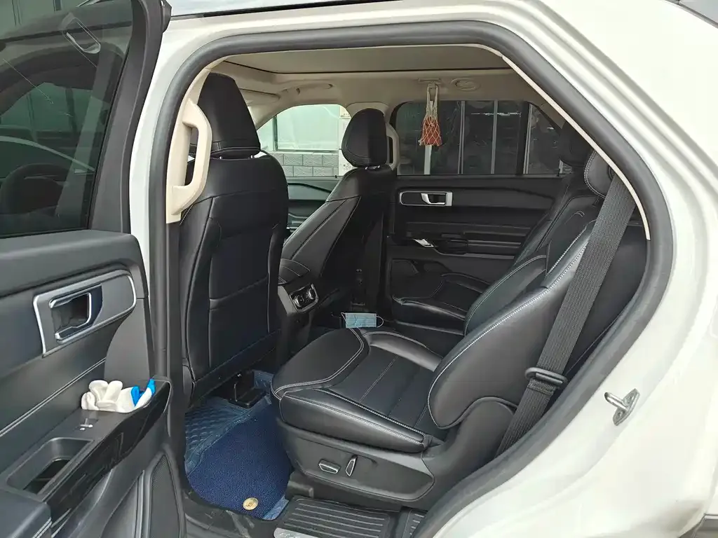 Ford Explorer 2024 из CN, фото 4