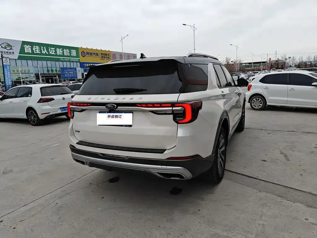 Ford Explorer 2024 из CN, фото 2