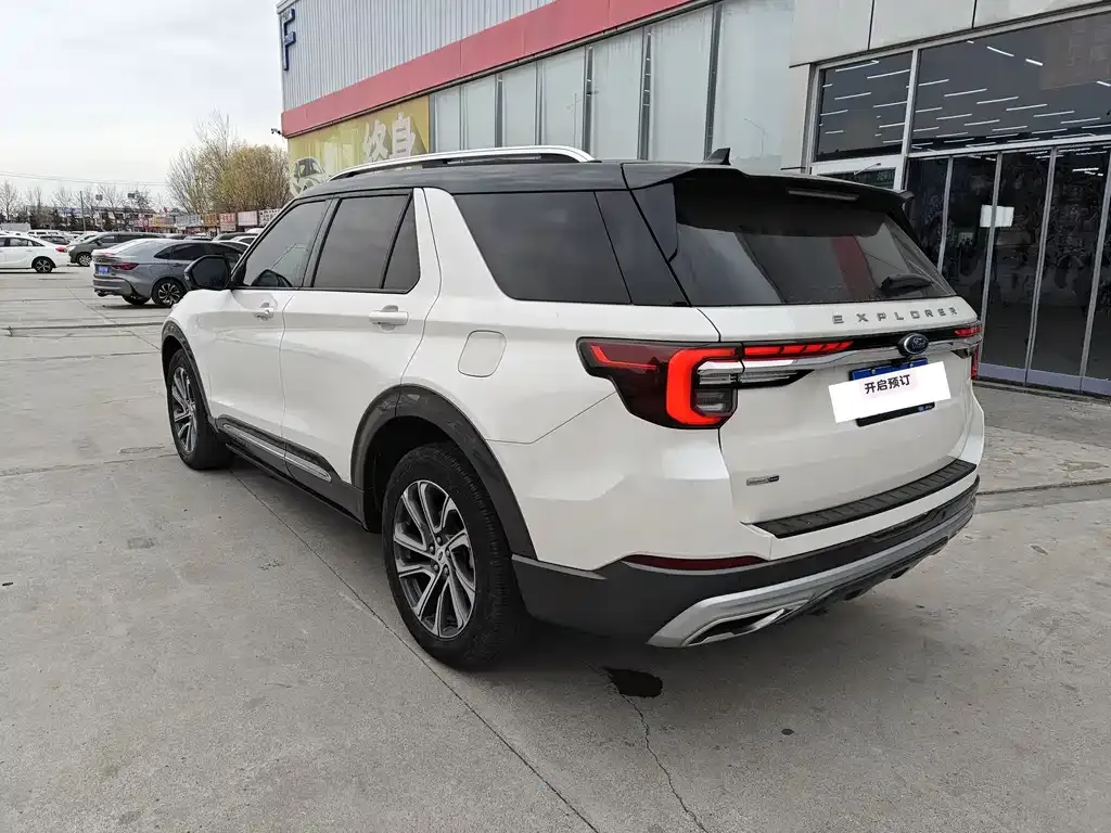 Ford Explorer 2024 из CN, фото 3
