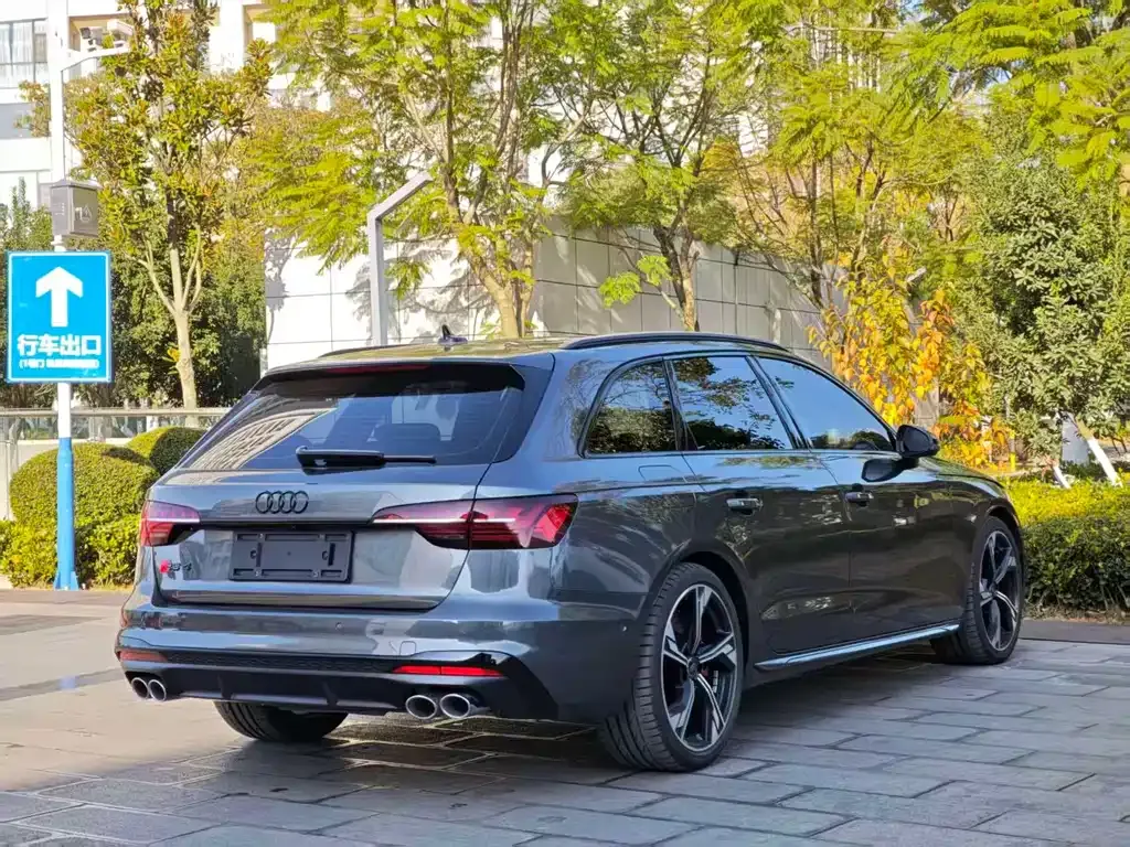 Audi S4 — фото 5