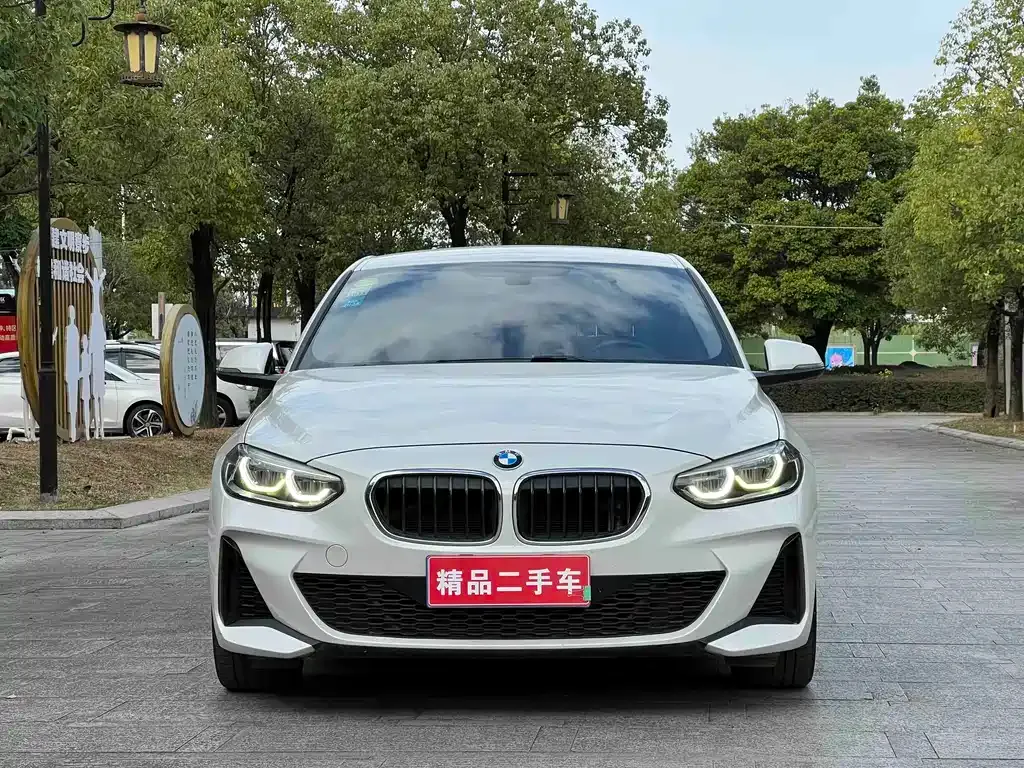 BMW 1 Series 2021 из CN, фото 2