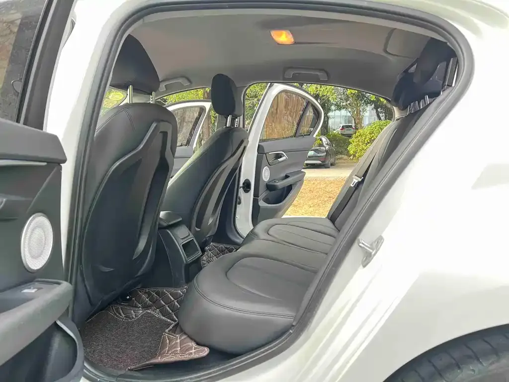 BMW 1 Series 2021 из CN, фото 7