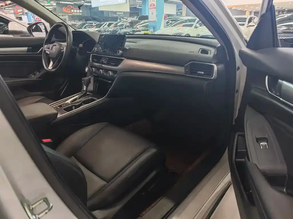 Honda Accord 2021 из CN, фото 2