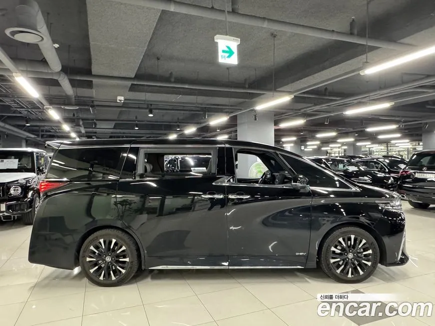 Toyota Alphard — фото 6