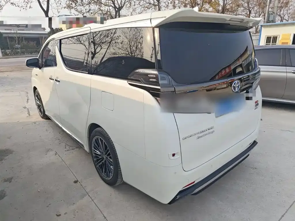 Toyota Vellfire 2023 из CN, фото 3
