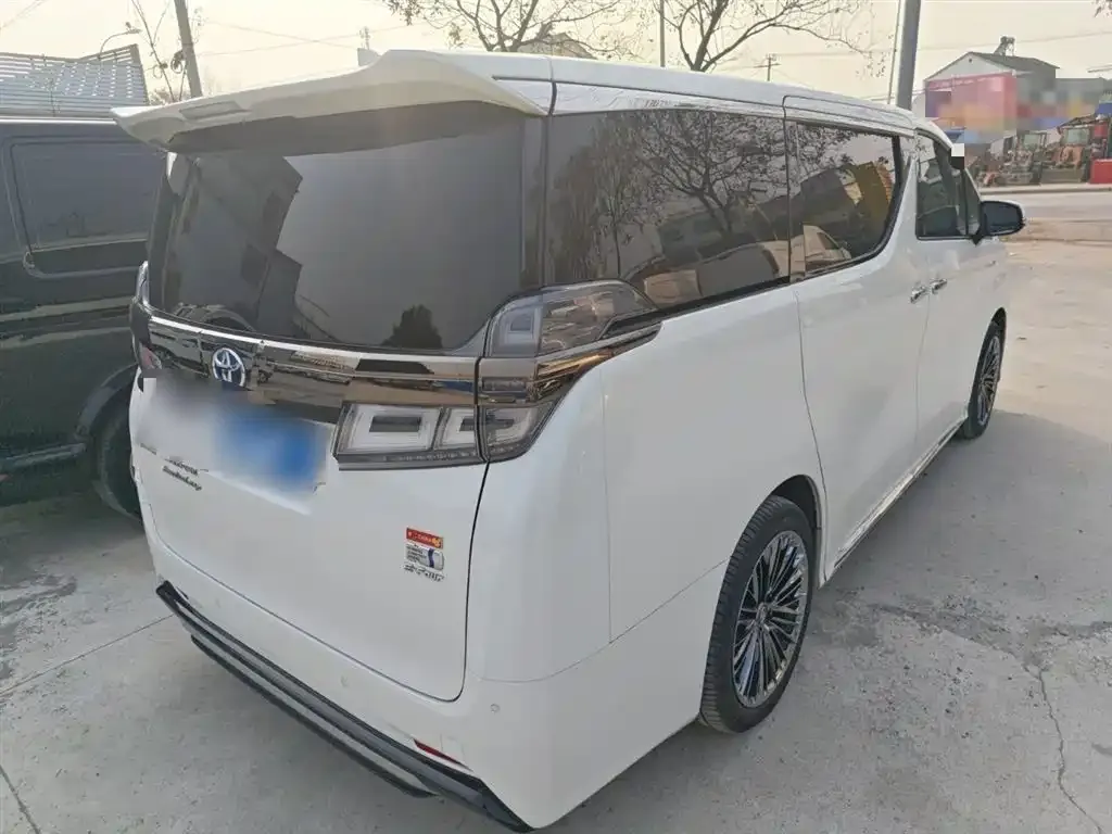 Toyota Vellfire 2023 из CN, фото 8
