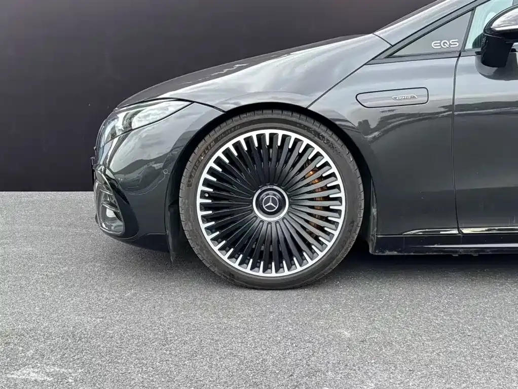 Mercedes-Benz EQS AMG — фото 4