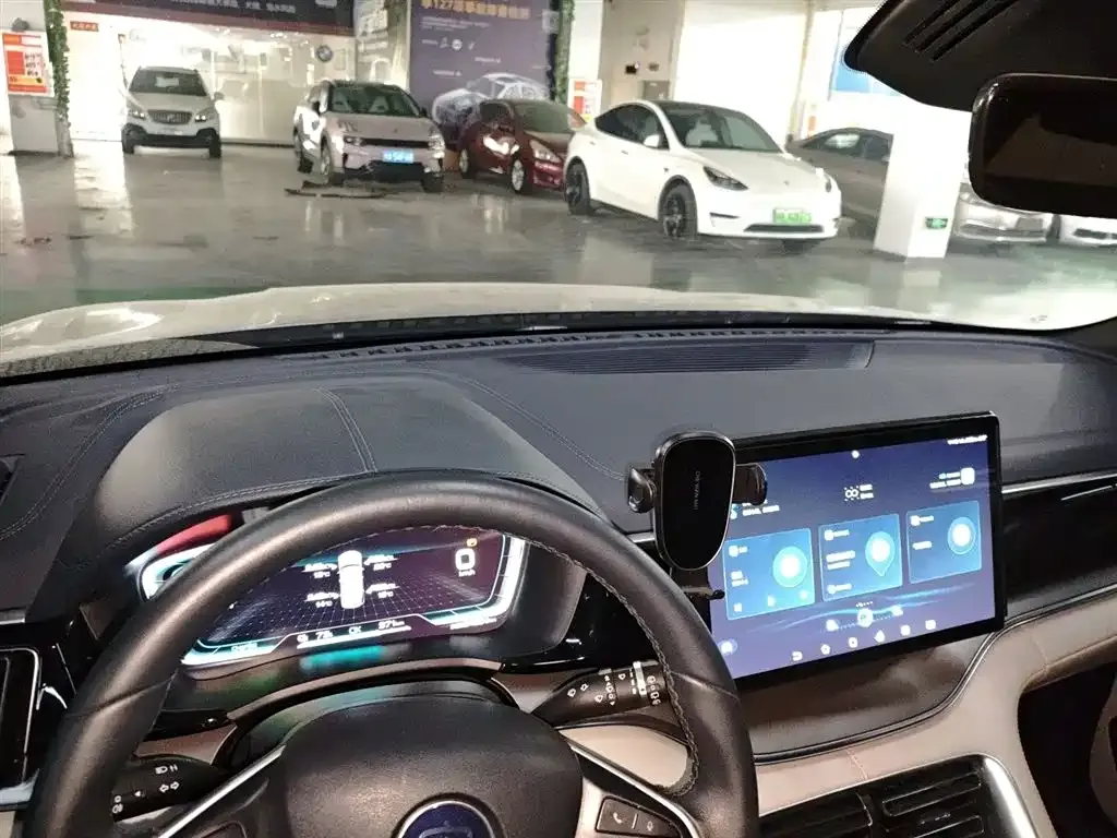 BYD PLUS New Energy — фото 10