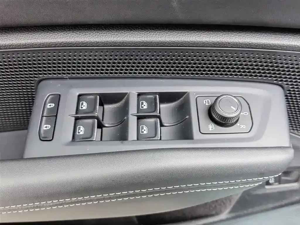 Volkswagen Passat — фото 9