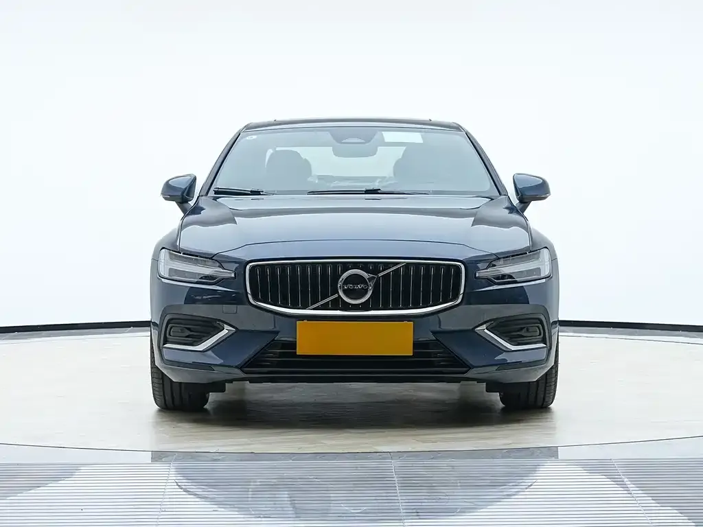 Volvo S60 — фото 4