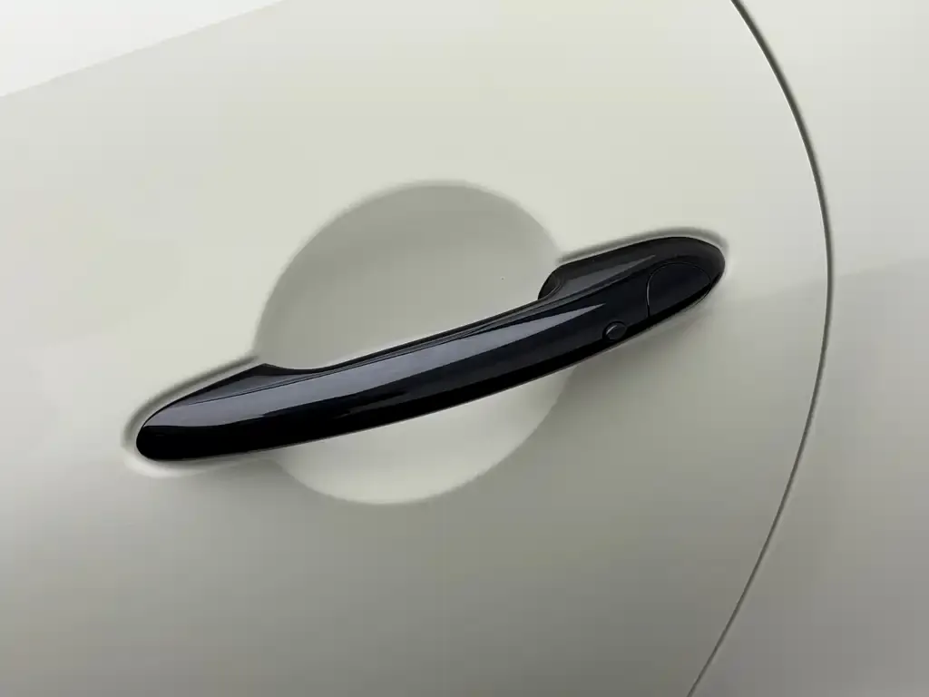 MINI Cooper (3-door) 2022 из CN, фото 2