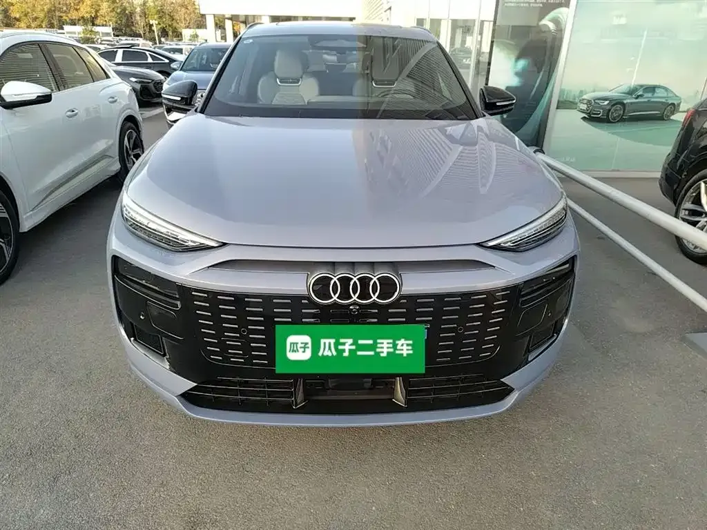 Audi Q6L e-tron — фото 10