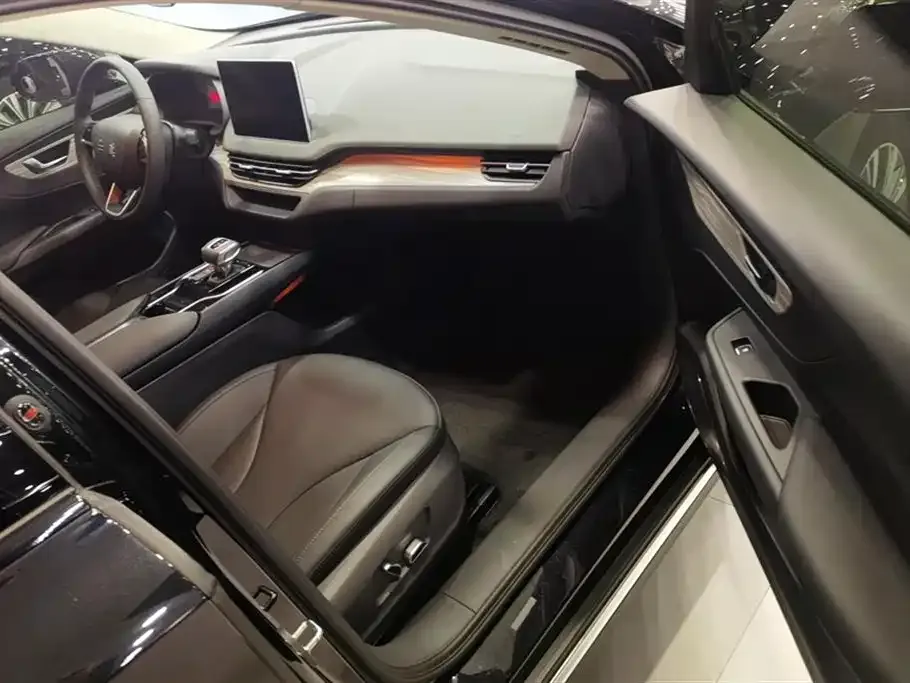 Hongqi E-QM5 2024 из CN, фото 7