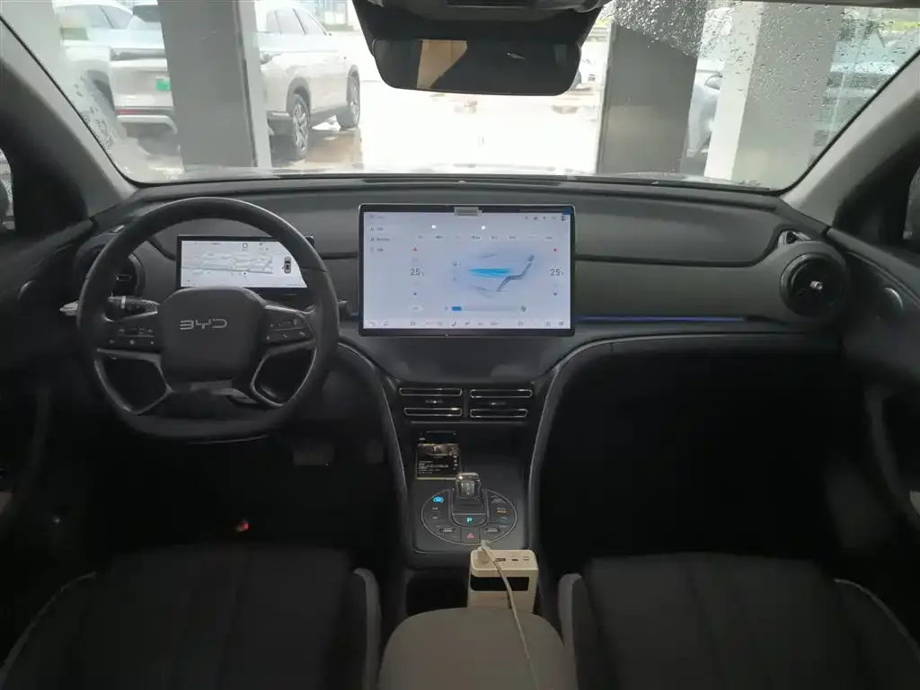 BYD Seal 05 DM-i — фото 10