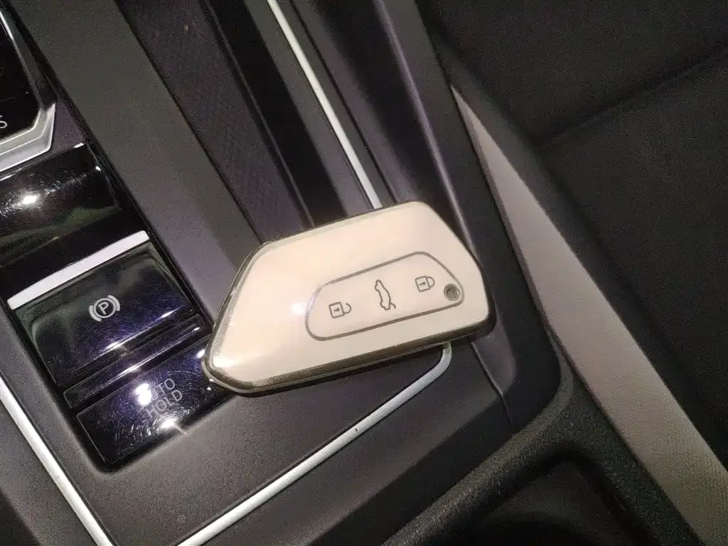 Volkswagen Golf 2021 из CN, фото 4