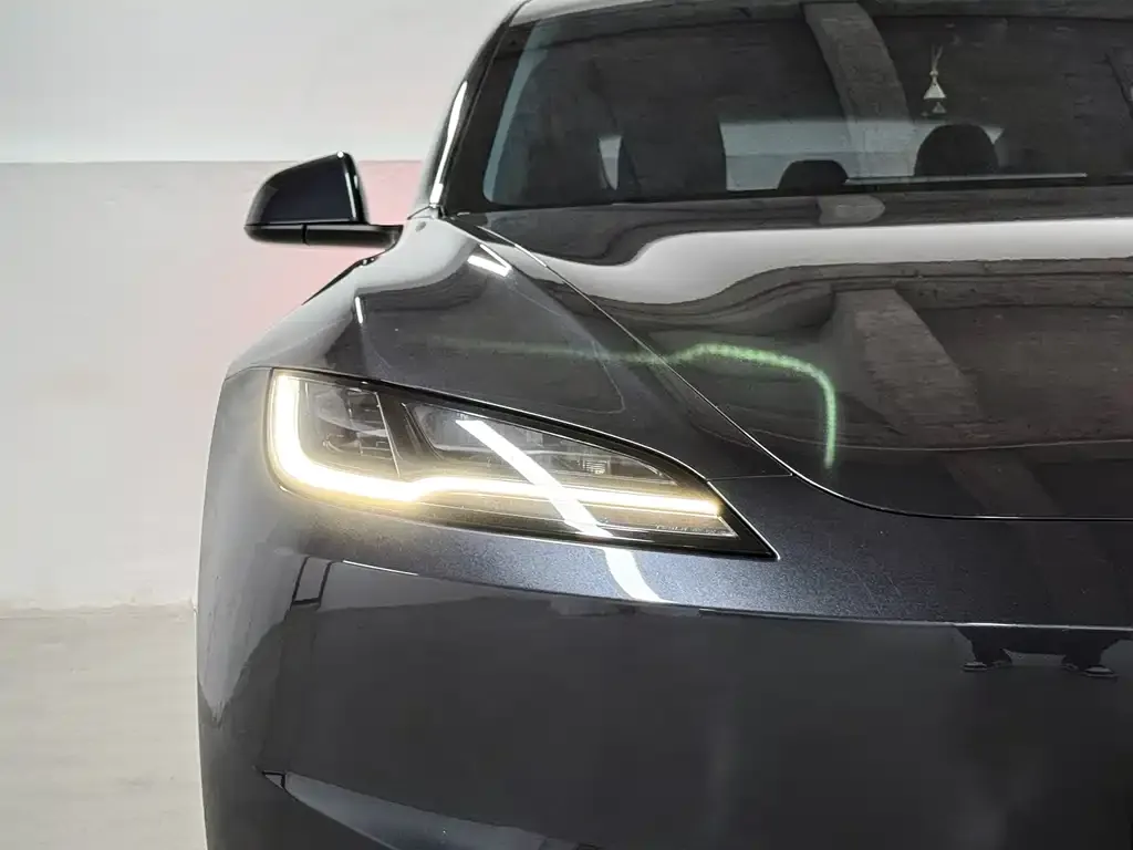 Tesla Model 3 — фото 2