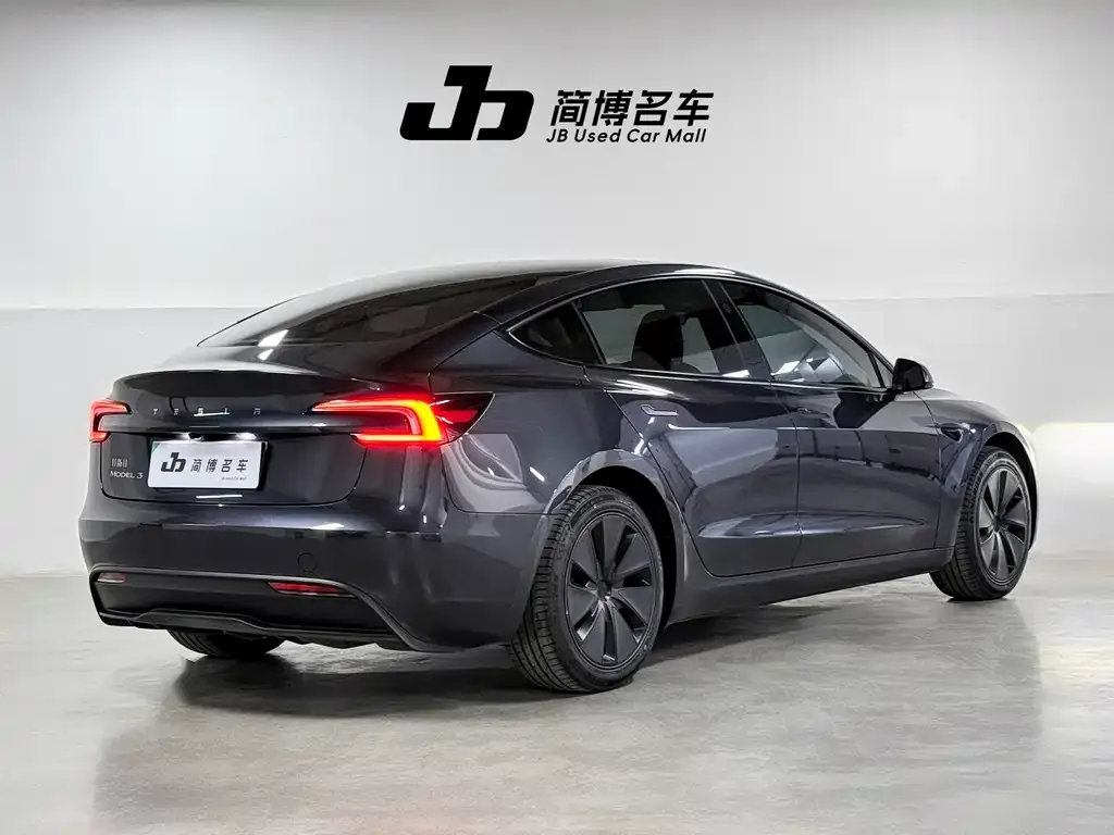Tesla Model 3 — фото 9