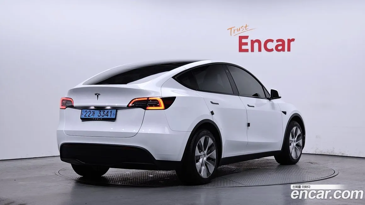 Tesla Model Y 2024 из KR, фото 2