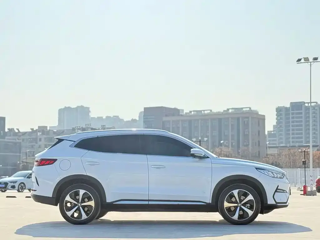 BYD PLUS New Energy — фото 2