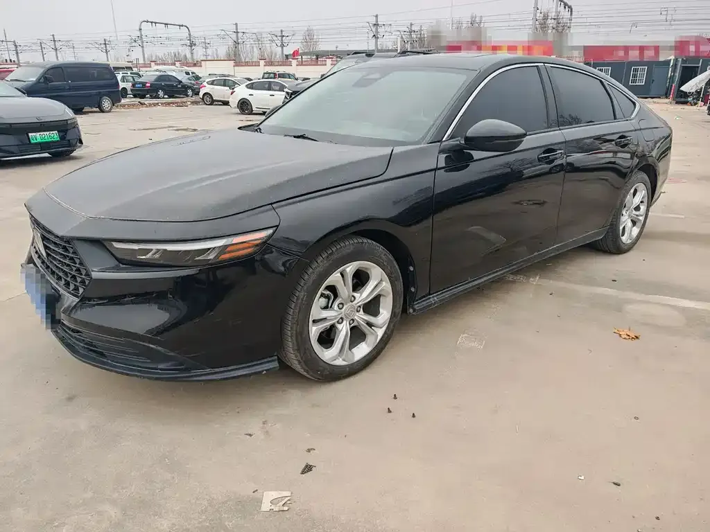 Honda Accord — фото 1