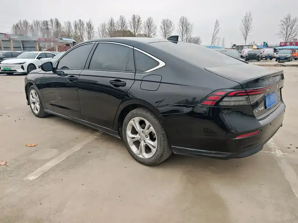 Honda Accord — фото 9